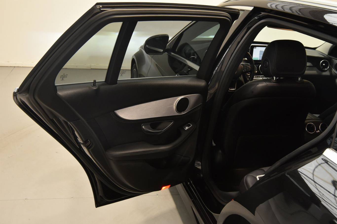 MERCEDES-BENZ C 220 36