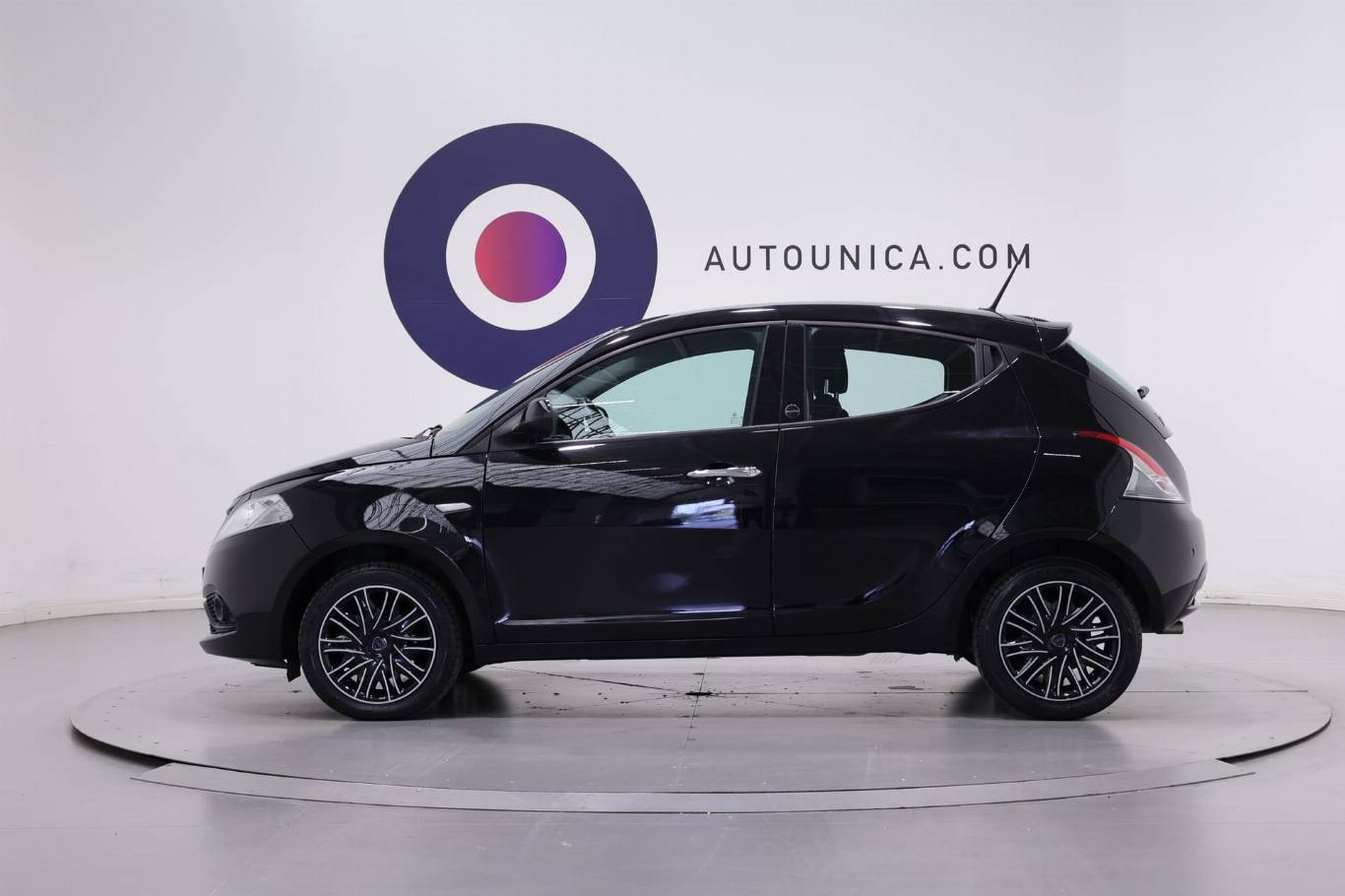 LANCIA Ypsilon 8