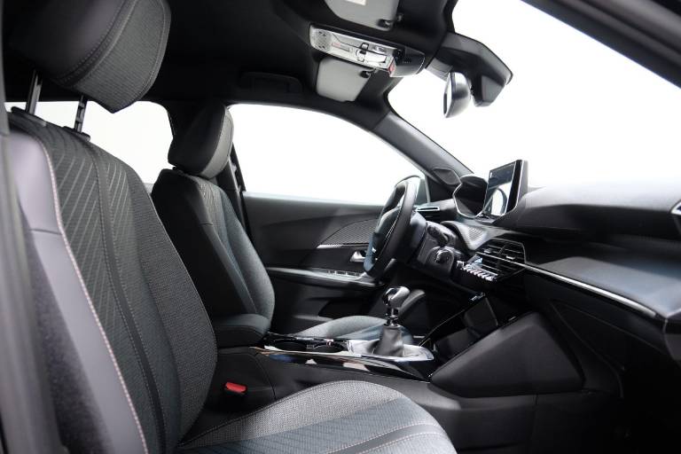 PEUGEOT 2008 43