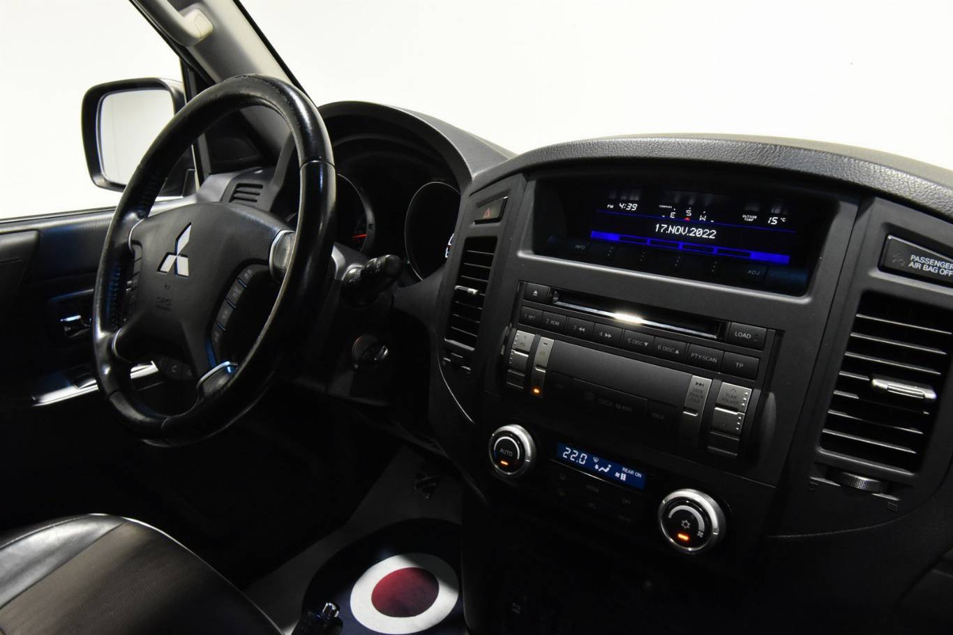 MITSUBISHI Pajero 35