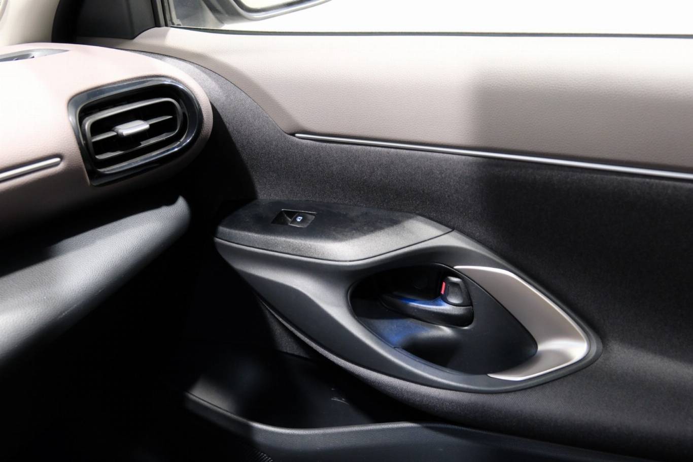 TOYOTA Yaris Cross 38