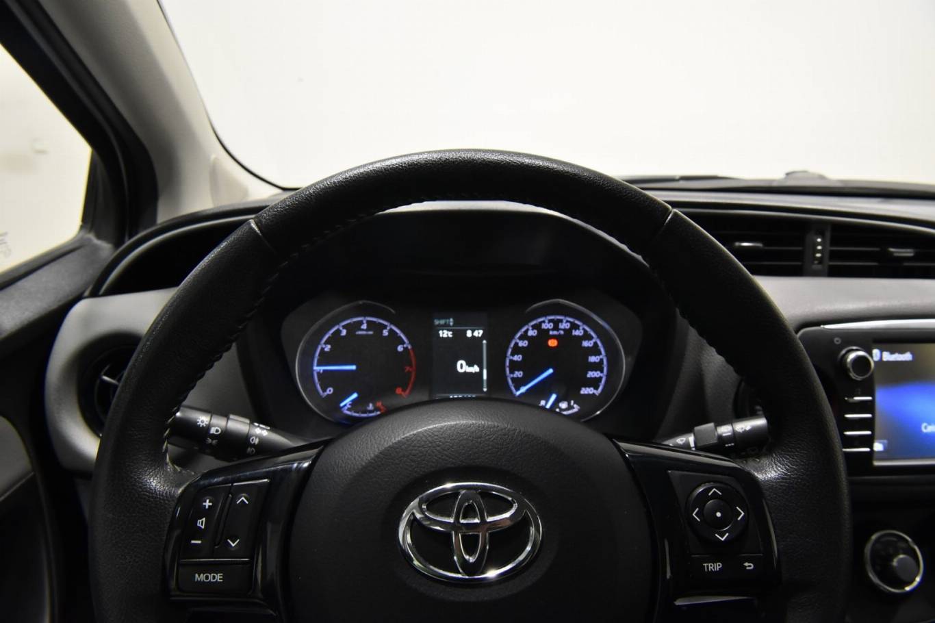 TOYOTA Yaris 22