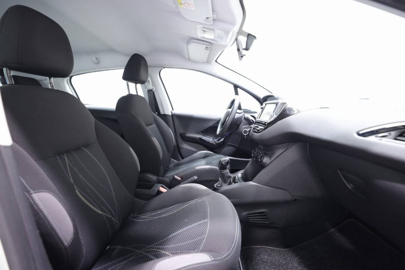 PEUGEOT 208 40