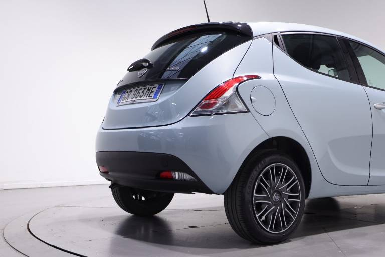 LANCIA Ypsilon 13