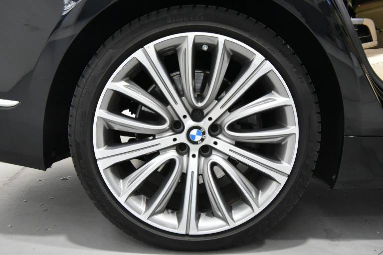 BMW 730 41