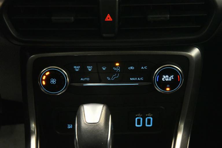 FORD EcoSport 27