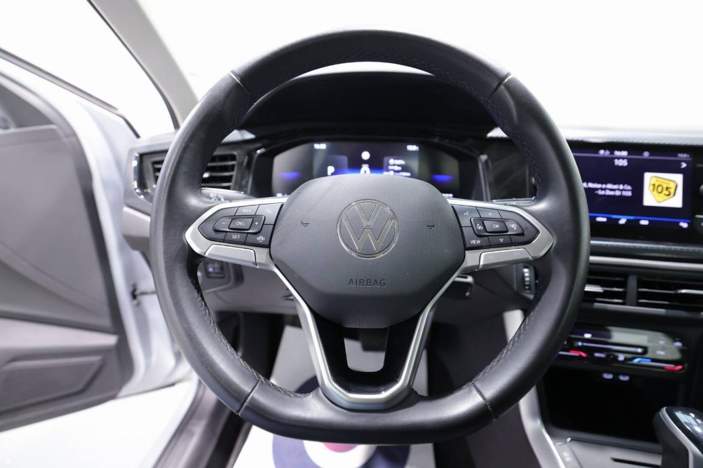 VOLKSWAGEN Polo 7