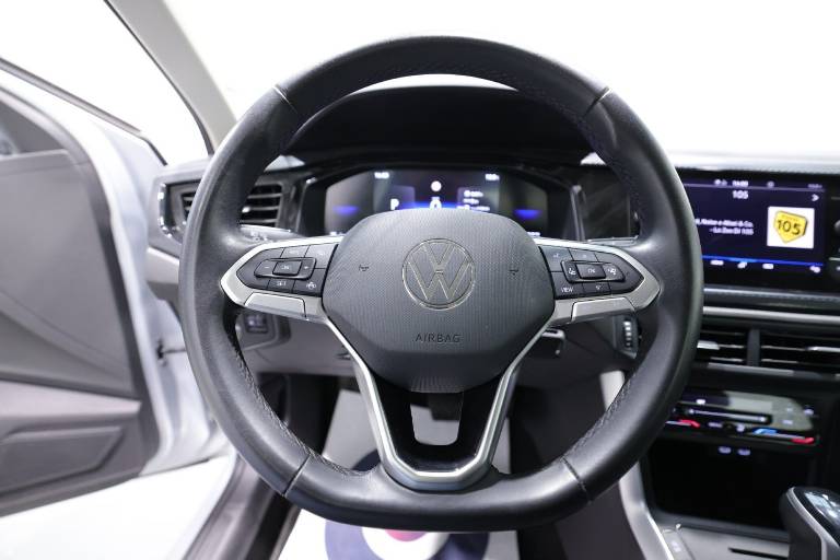 VOLKSWAGEN Polo 7