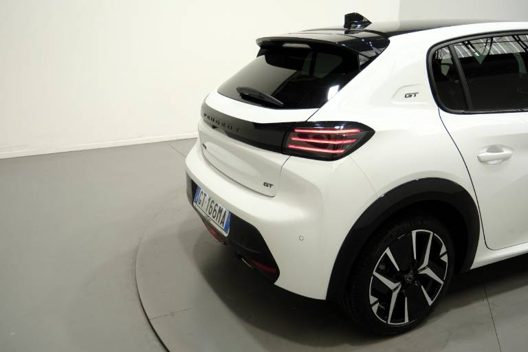 PEUGEOT 208 49