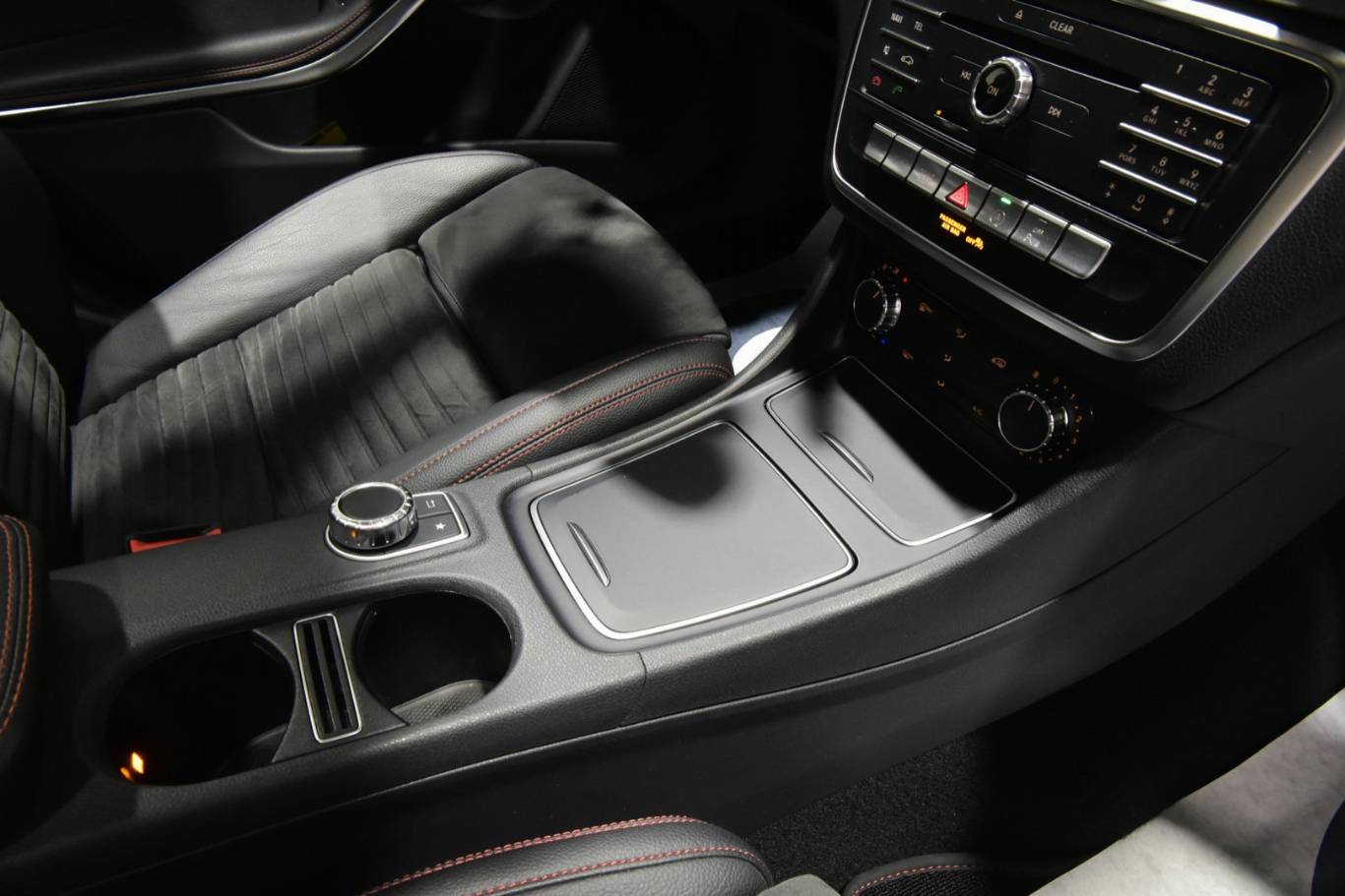 MERCEDES-BENZ CLA 220 23