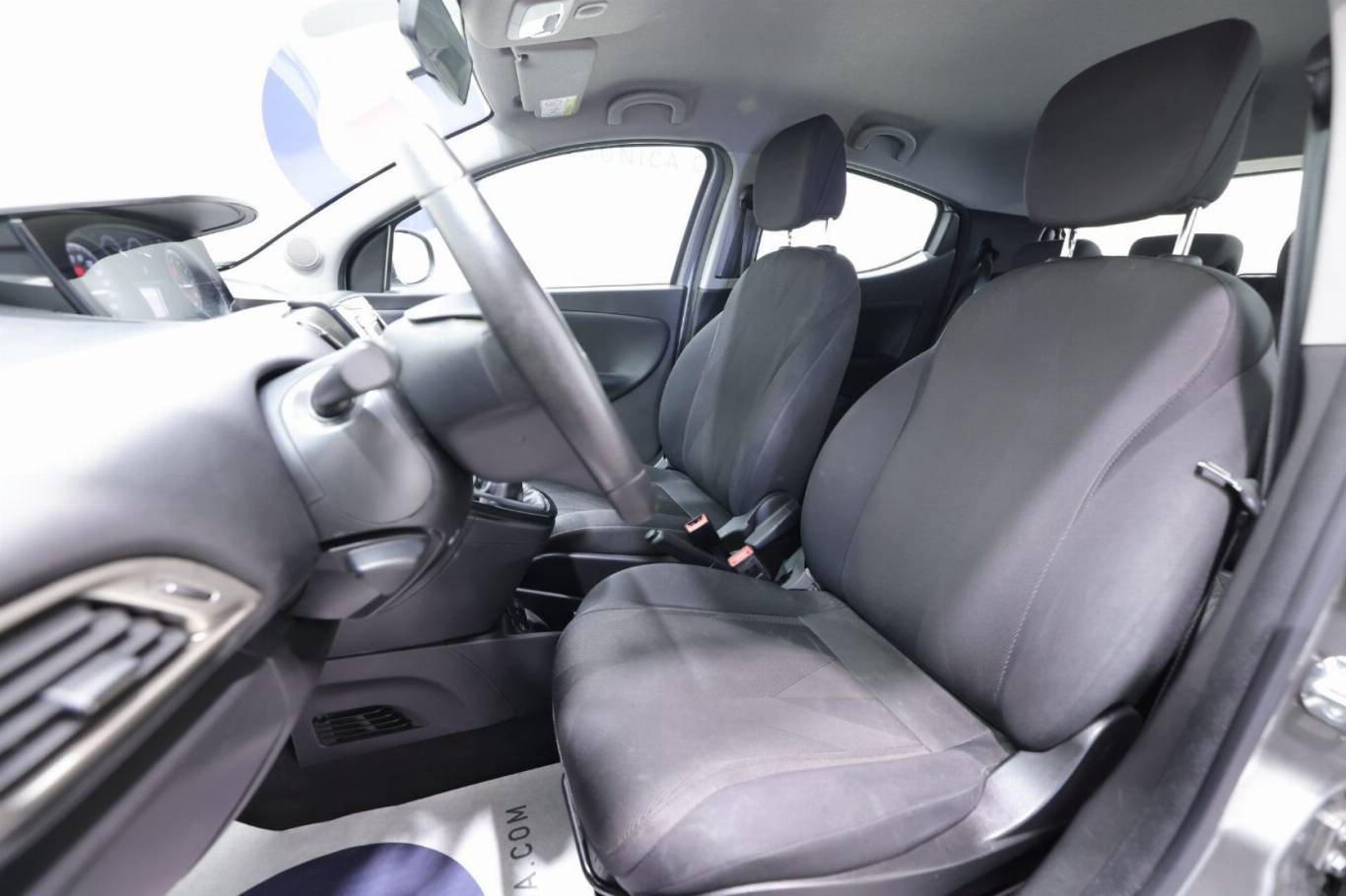 LANCIA Ypsilon 6