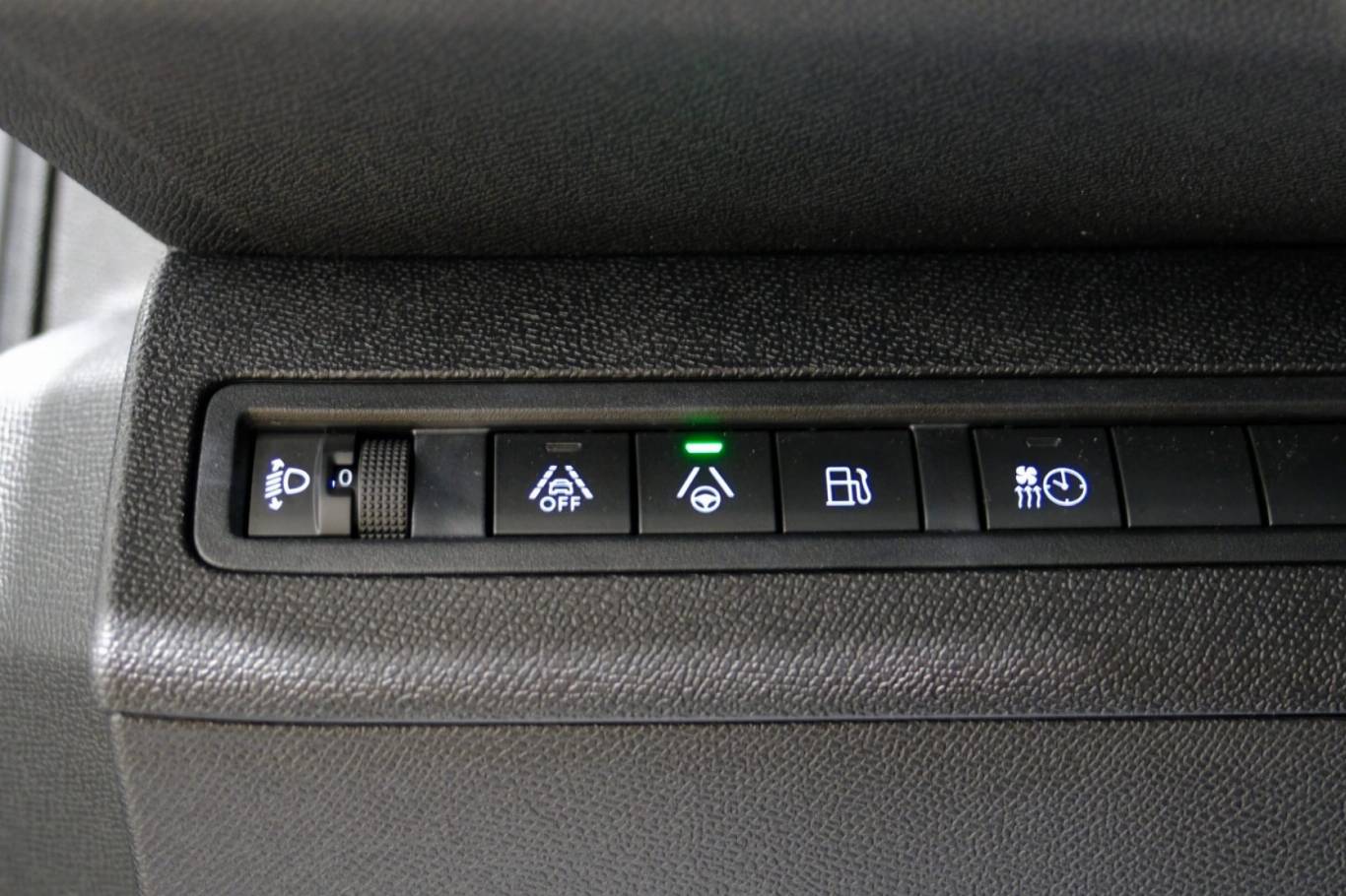 PEUGEOT 3008 24
