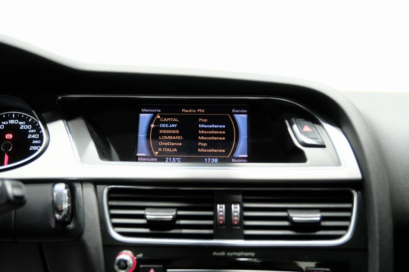 AUDI A4 9
