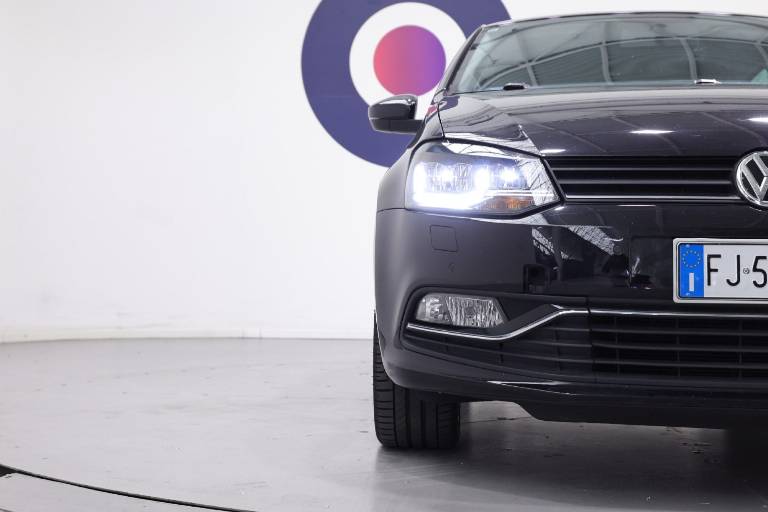 VOLKSWAGEN Polo 36