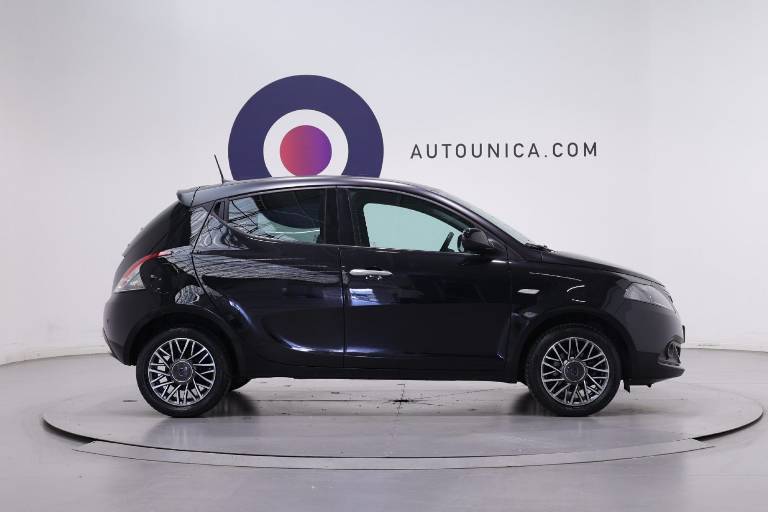 LANCIA Ypsilon 4