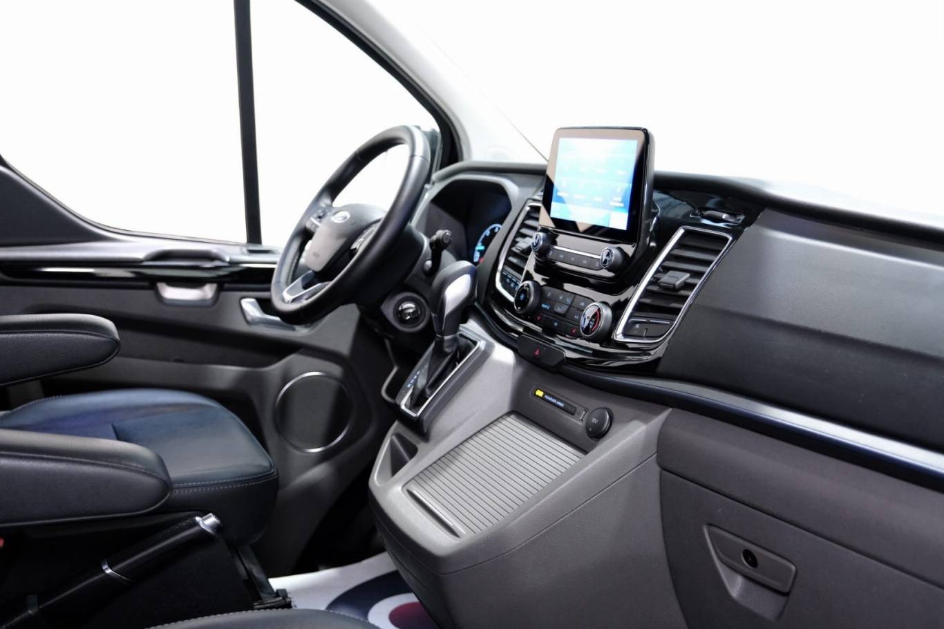 FORD Tourneo Custom 34