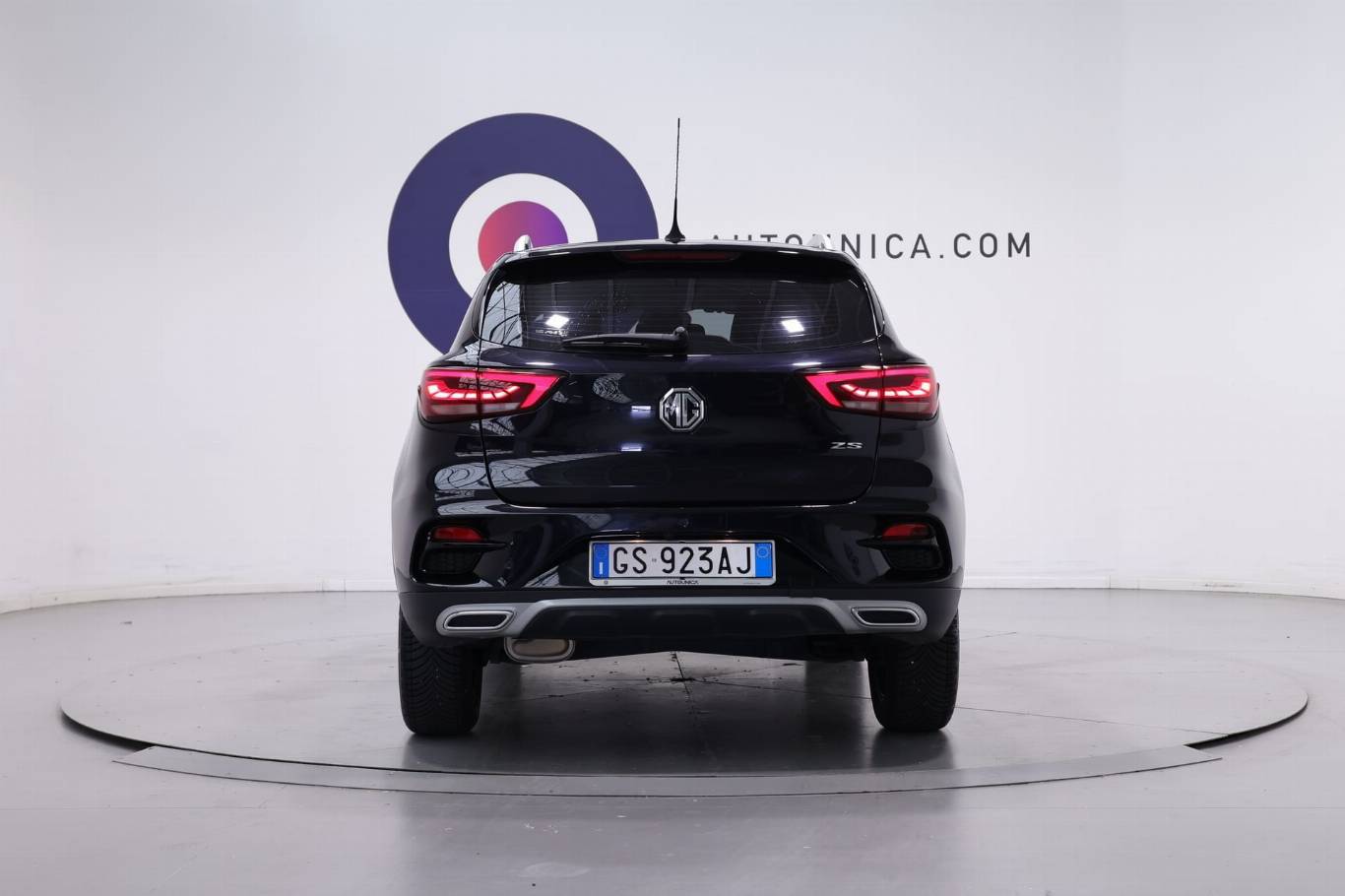 MG ZS 11