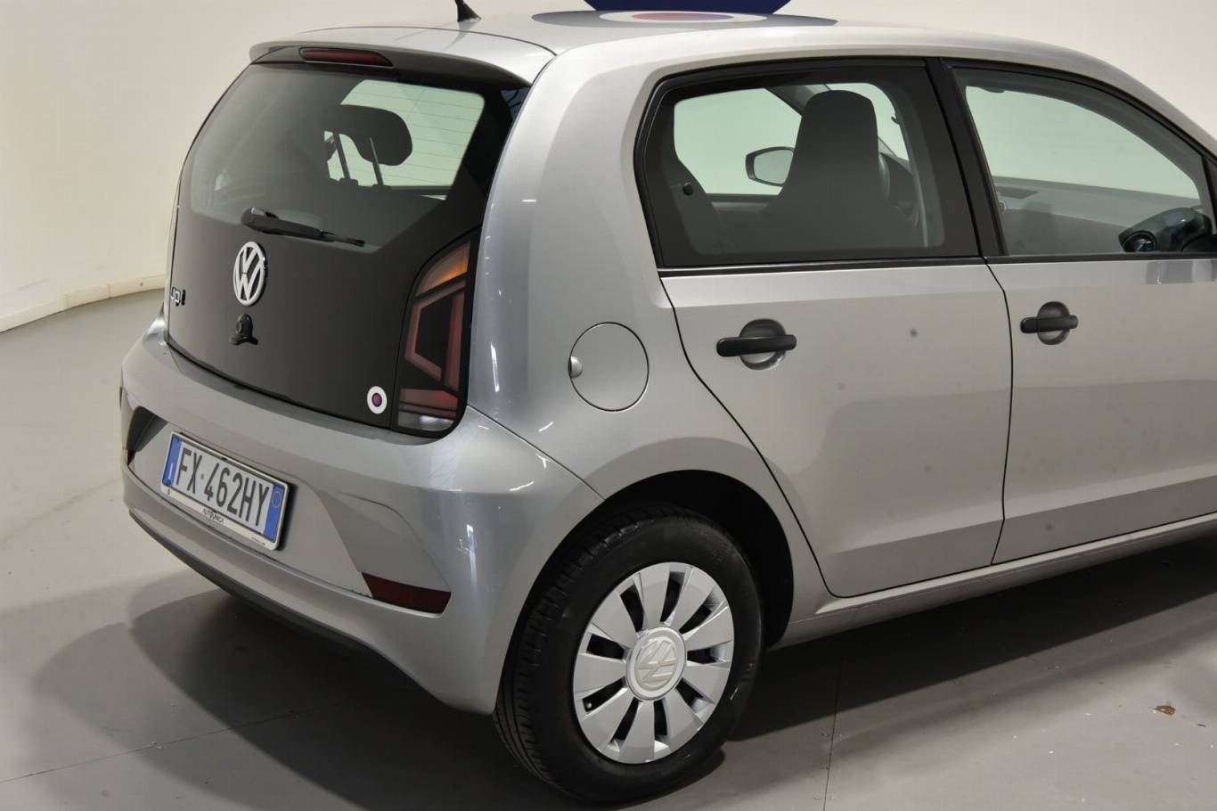 VOLKSWAGEN Up! 6