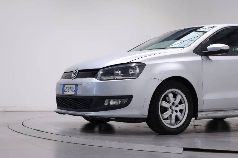 VOLKSWAGEN Polo 16