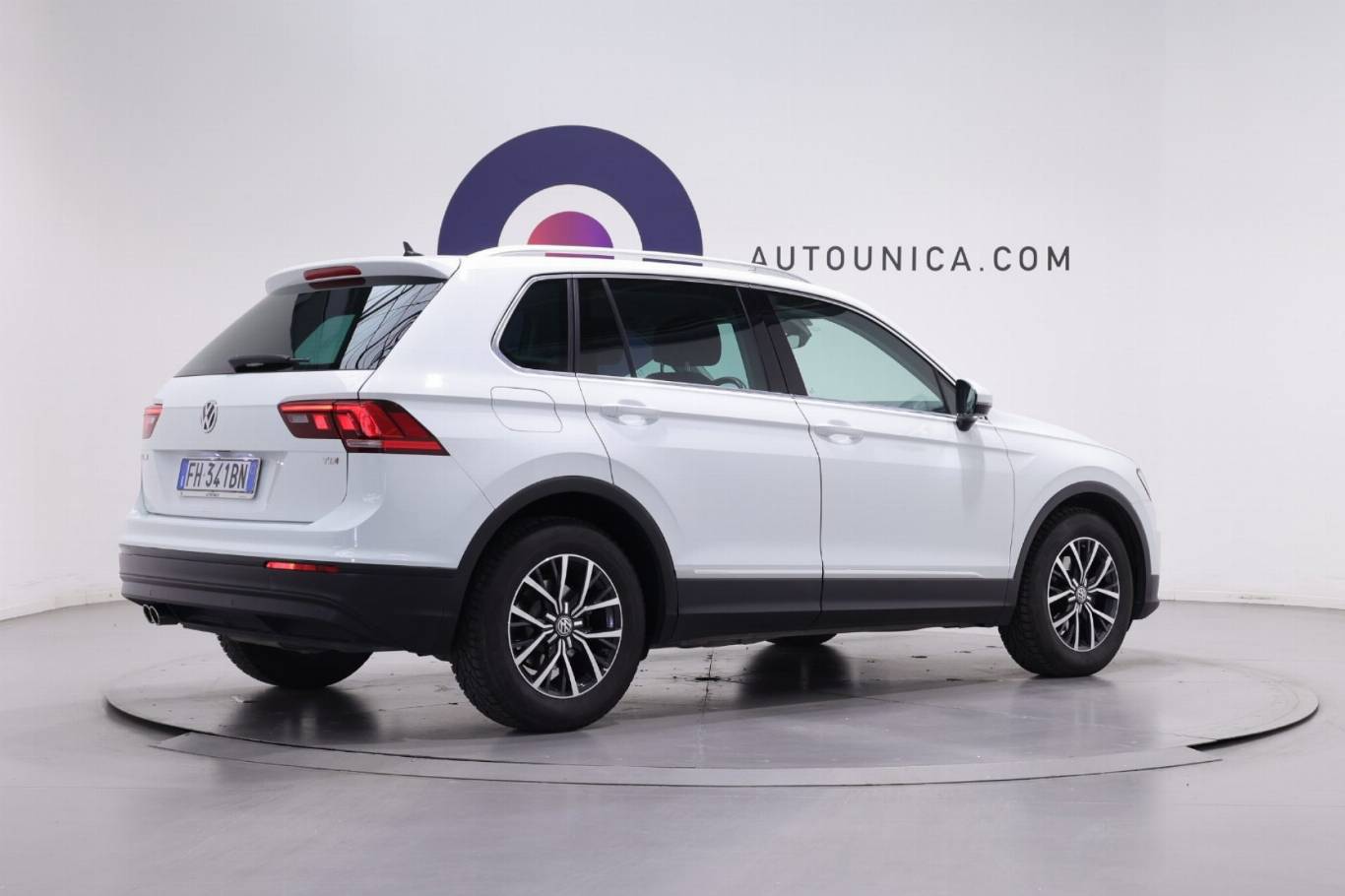VOLKSWAGEN Tiguan 15