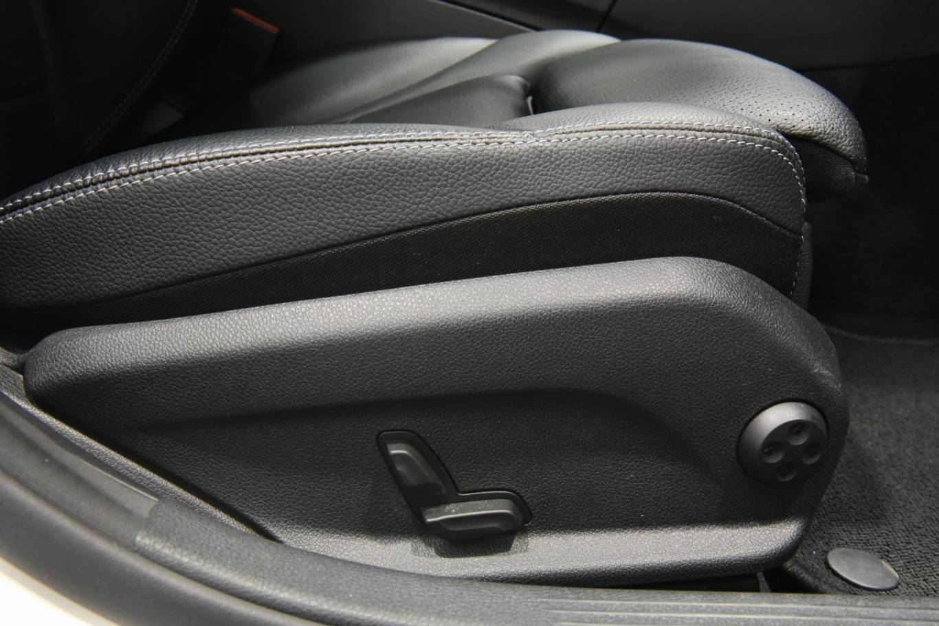 MERCEDES-BENZ C 250 44