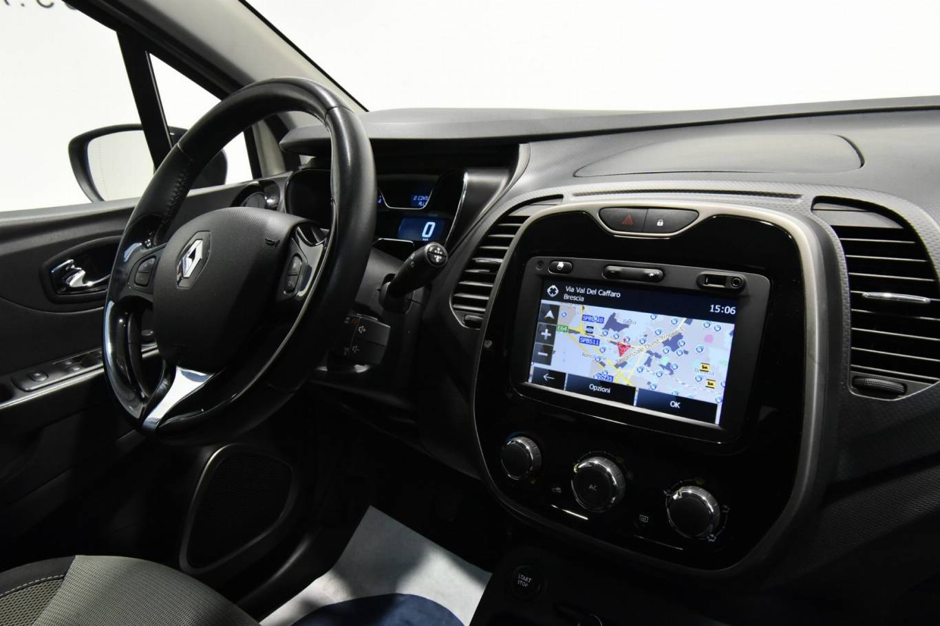 RENAULT Captur 33