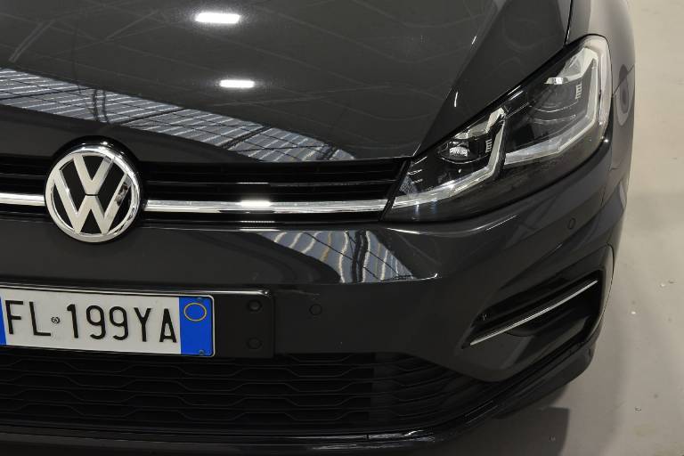 VOLKSWAGEN Golf 15