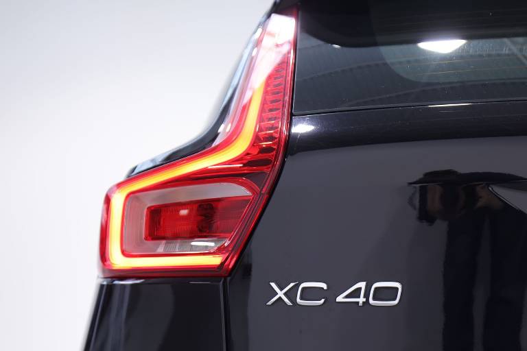 VOLVO XC40 39