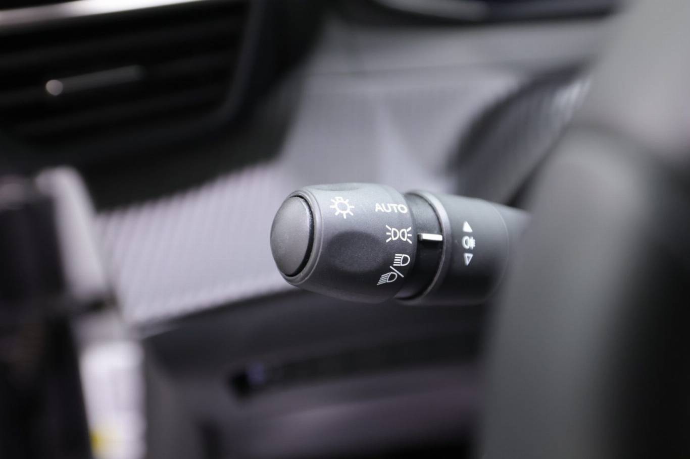 PEUGEOT 2008 24