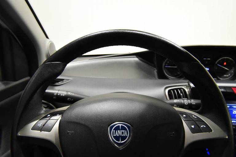 LANCIA Ypsilon 9