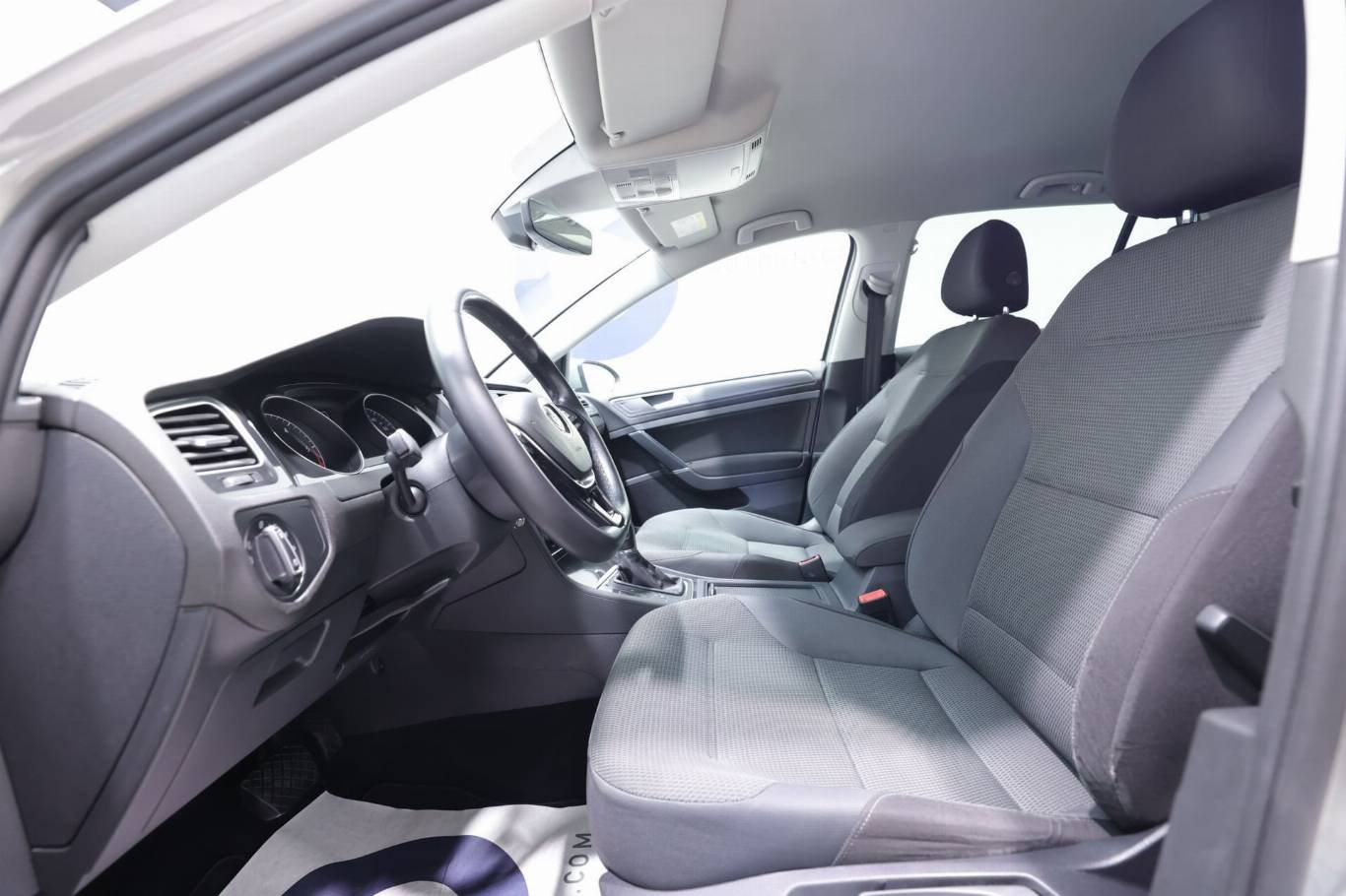 VOLKSWAGEN Golf 20