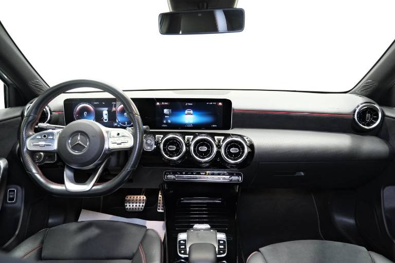 MERCEDES-BENZ A 180 10