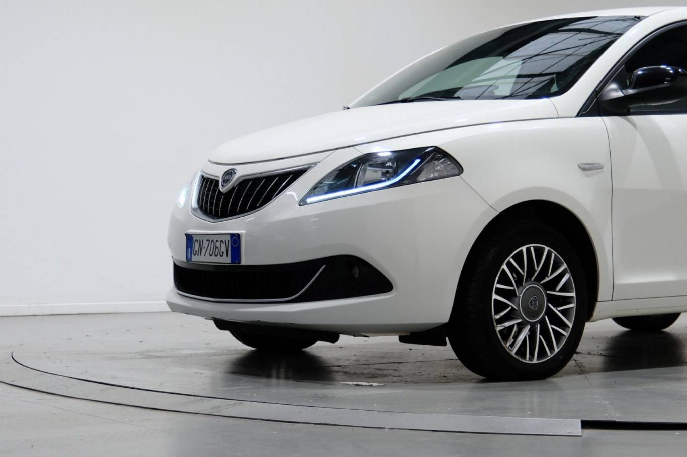 LANCIA Ypsilon 11