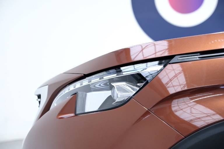 PEUGEOT 3008 13