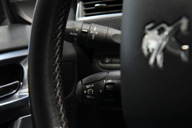 PEUGEOT 2008 25