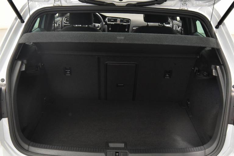 VOLKSWAGEN Golf 13