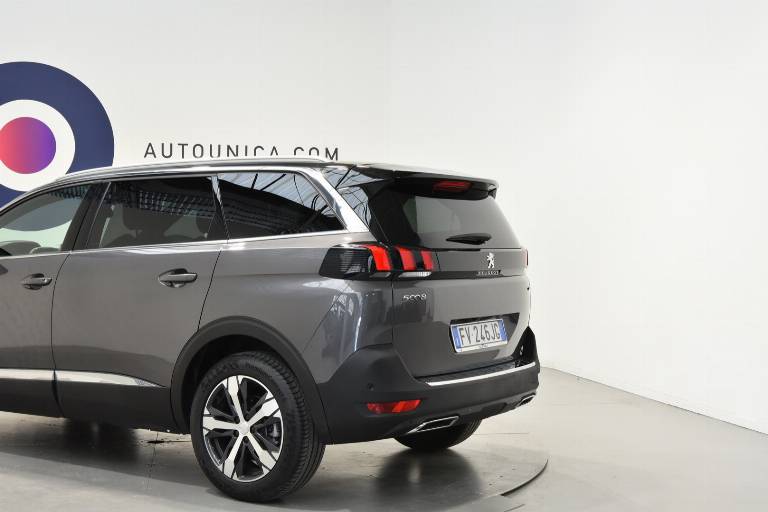 PEUGEOT 5008 40