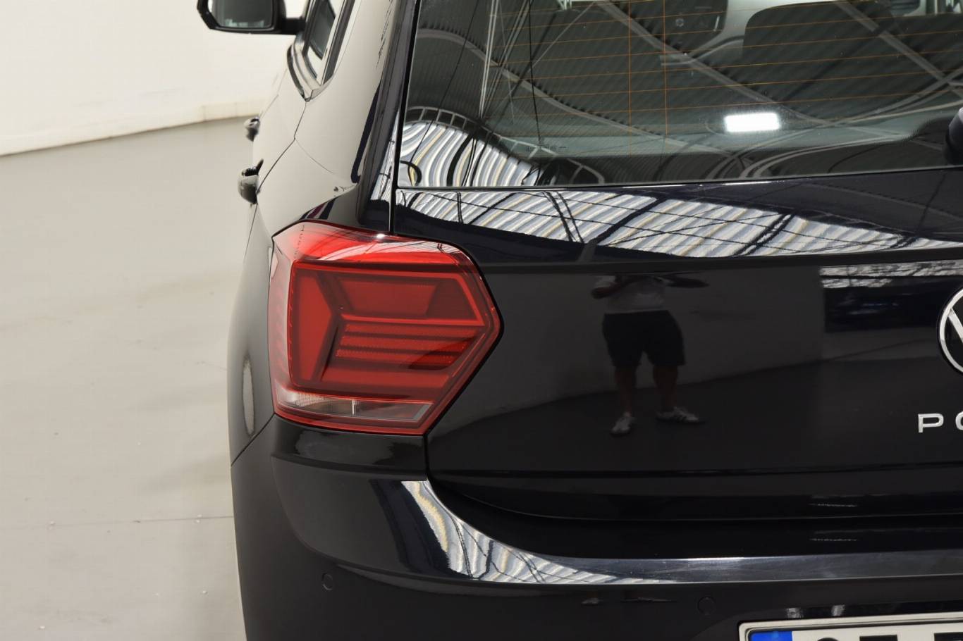 VOLKSWAGEN Polo 12
