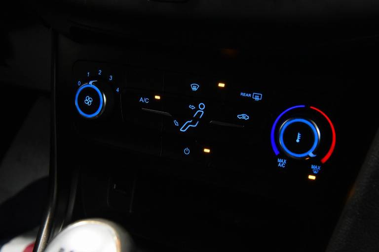 FORD Focus 24