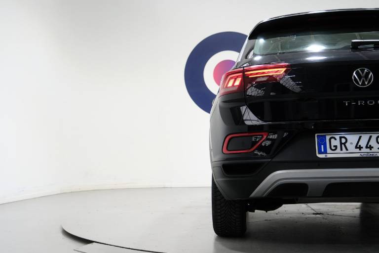 VOLKSWAGEN T-Roc 48