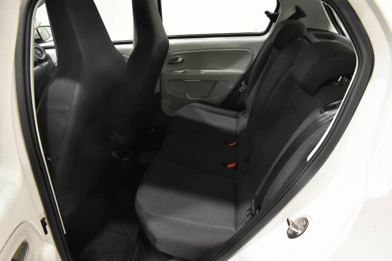 VOLKSWAGEN Up! 29