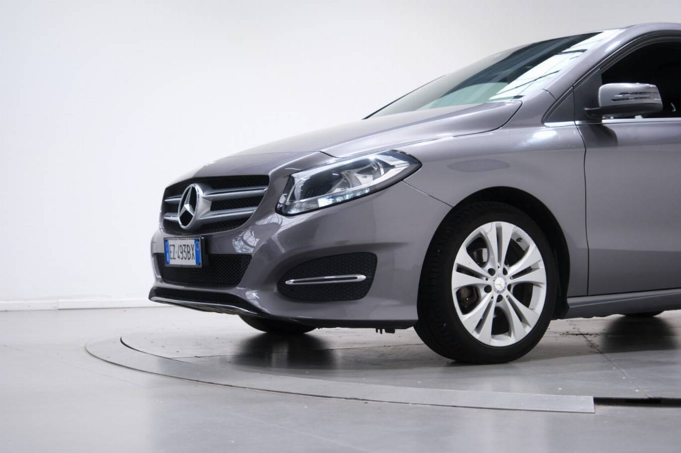 MERCEDES-BENZ B 180 11