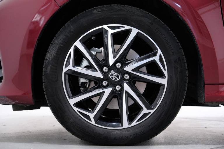 TOYOTA Yaris 13