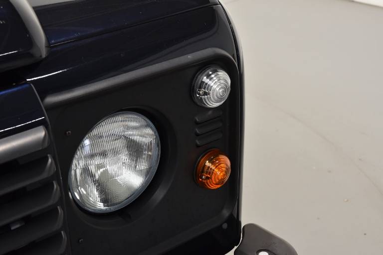 LAND ROVER Defender 42