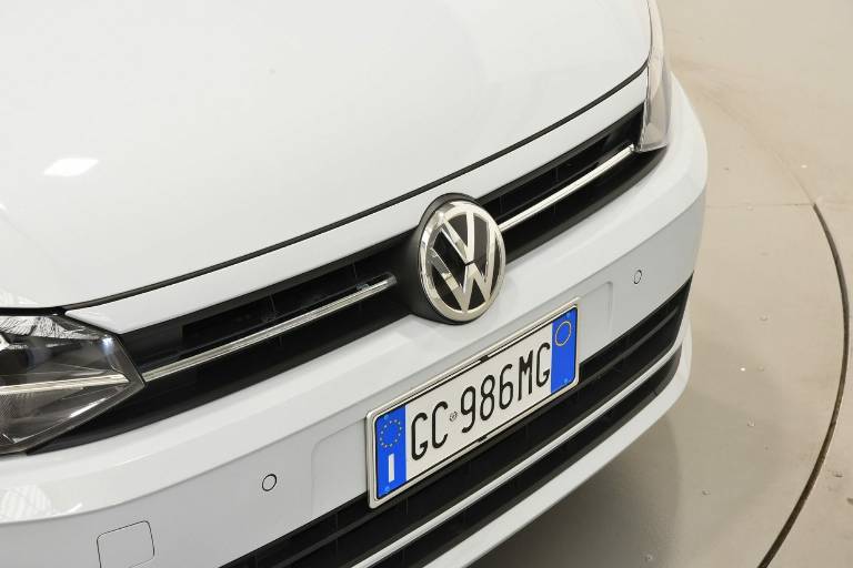 VOLKSWAGEN Polo 36