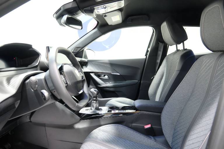 PEUGEOT 2008 26