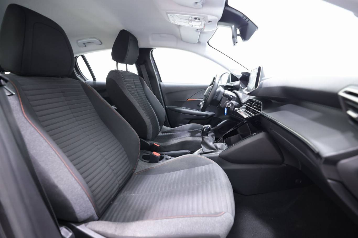 PEUGEOT 208 42