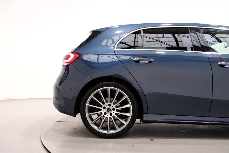 MERCEDES-BENZ A 180 53