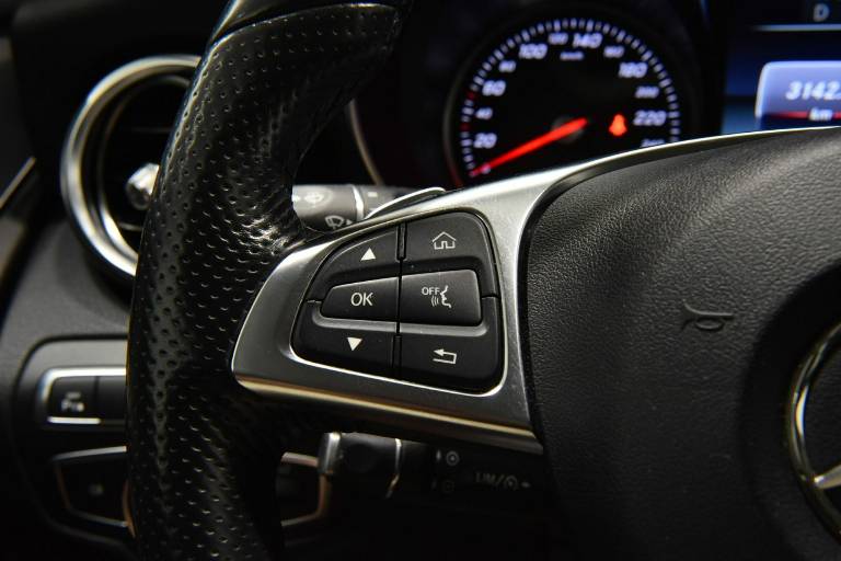 MERCEDES-BENZ GLC 220 7