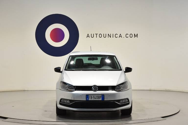 VOLKSWAGEN Polo 5